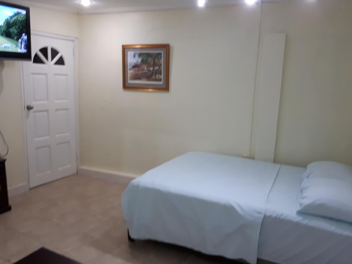 Bed and Breakfast Woodbrook On The Avenue Puerto de España  Exterior foto