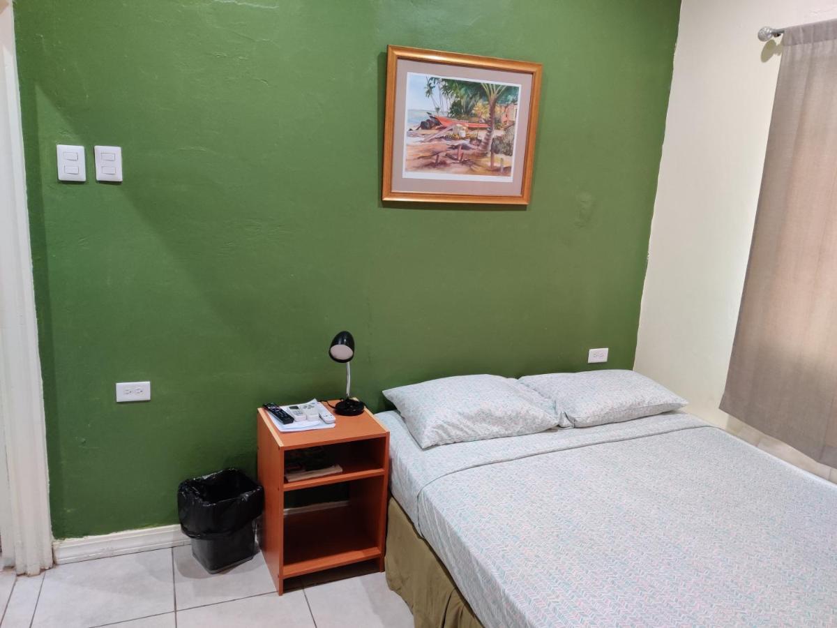 Bed and Breakfast Woodbrook On The Avenue Puerto de España  Exterior foto